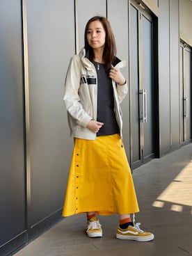 「新作」｜「アイテム（ミリタリージャケット）」を使った、kinukaさん（レディース・157cm）の春コーディネート