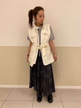 「ベスト×Tシャツ」｜「アイテム（ジャケット/アウター）」を使った、kinukaさん（レディース・157cm）の春コーディネート