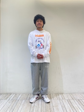 「エクストララージ」｜「アイテム（スウェットパンツ）」を使った、山直 悠一郎さん（メンズ・175cm）の春コーディネート