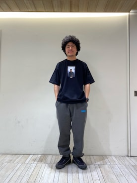 「エクストララージ」｜「アイテム（スウェットパンツ）」を使った、山直 悠一郎さん（メンズ・175cm）の春コーディネート