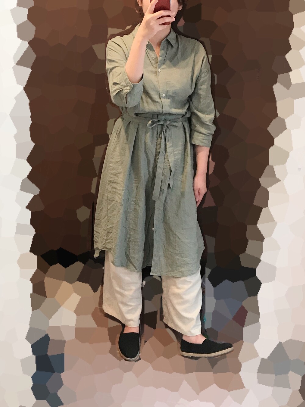 「おうちファッション、グリーン、ミントグリーン、ピスタチオ、ベージュ、シャツワンピ、パンツスタイル、ママコーデ、アラサー母さんコーデ」｜「GUのリネンブレンドシャツワンピース（シャツワンピース、グリーン系）」を使った、𝕞𝕒𝕣𝕦さん（レディース・160cm）の春コーディネートの1枚目の写真