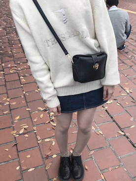 「MOUSSY（マウジー）のDENIM FIT MINI SK（デニムスカート、ブルー系）」を使った、 か  ず  さん（レディース・163cm）の秋コーディネート