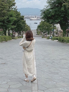 「GU（ジーユー）のアイテム（ワンピース、ホワイト系）」を使った、 か  ず  さん（レディース・163cm）の秋コーディネート