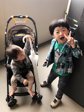 「TOMMY HILFIGER（トミーヒルフィガー）のアイテム（ノーカラージャケット）」を使った、kellyjjさん（キッズ・120cm）の秋コーディネート