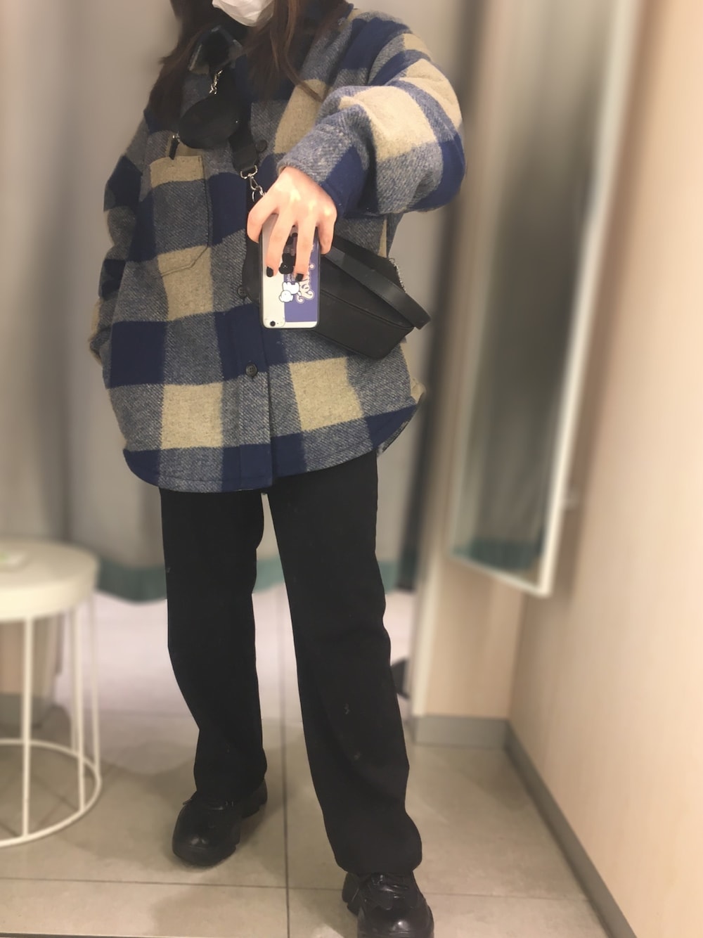 「チェックコート、韓国風コーデ」｜「UNIQLOのアイテム（ジャケット/アウター、ブルー系）」を使った、ぽぽんさん（レディース・156cm）の春コーディネートの1枚目の写真