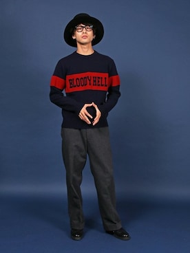 「レッド」｜「アイテム（スラックス）」を使った、SHINさん（メンズ・180cm）の秋コーディネート