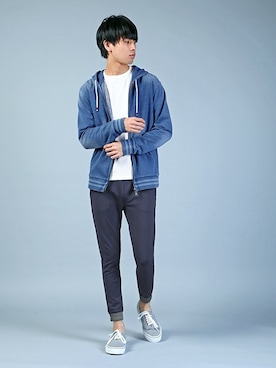 「The DUFFER of ST.GEORGE（ザダファーオブセントジョージ）のJERSEY SNEAKERS：裏毛スウェット デッキタイプスニーカー（スニーカー）」を使った、SHINさん（メンズ・180cm）の冬コーディネート