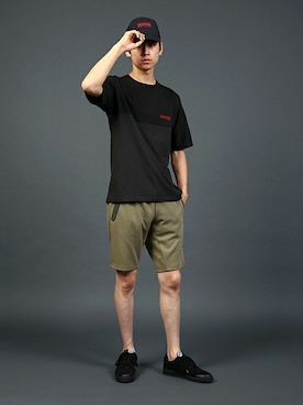 「アイテム（スニーカー、ブラック系）」を使った、SHINさん（メンズ・180cm）の夏コーディネート