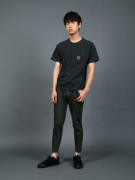 「アイテム（スニーカー、ブラック系）」を使った、SHINさん（メンズ・180cm）の夏コーディネート