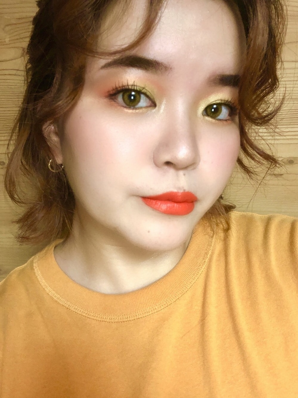 「makeupforever」｜「MAKE UP FOR EVERのアーティストカラーシャドウ メタリック ME-400（アイシャドウ、イエロー系）」を使った、MAKE UP EXPERTさん（レディース・160cm）の夏コーディネートの1枚目の写真