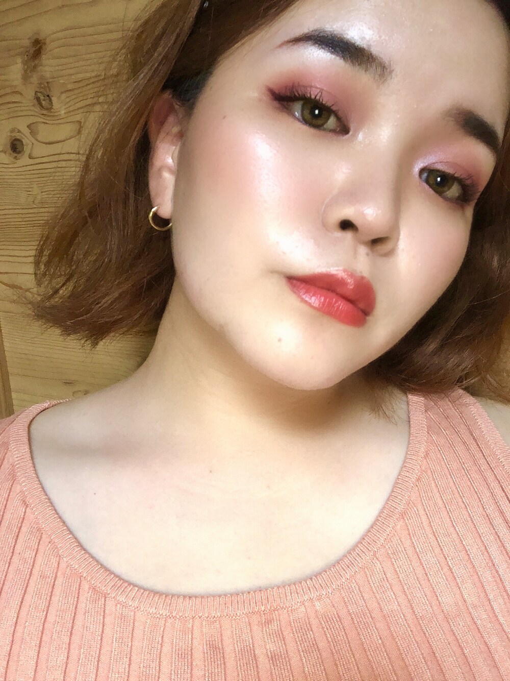 「makeupforever」｜「MAKE UP FOR EVERのアーティストカラーシャドウ イリディッセント　I-808（アイシャドウ、ピンク系）」を使った、MAKE UP EXPERTさん（レディース・160cm）の夏コーディネートの1枚目の写真