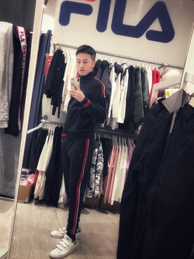 「FILA（フィラ）のアイテム（スウェット）」を使った、杨晨浠Kennyさん（メンズ・178cm）の冬コーディネート