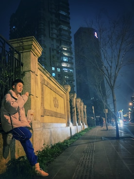「ADER error（アーダーエラー）のアイテム（チノパンツ）」を使った、杨晨浠Kennyさん（メンズ・178cm）の冬コーディネート
