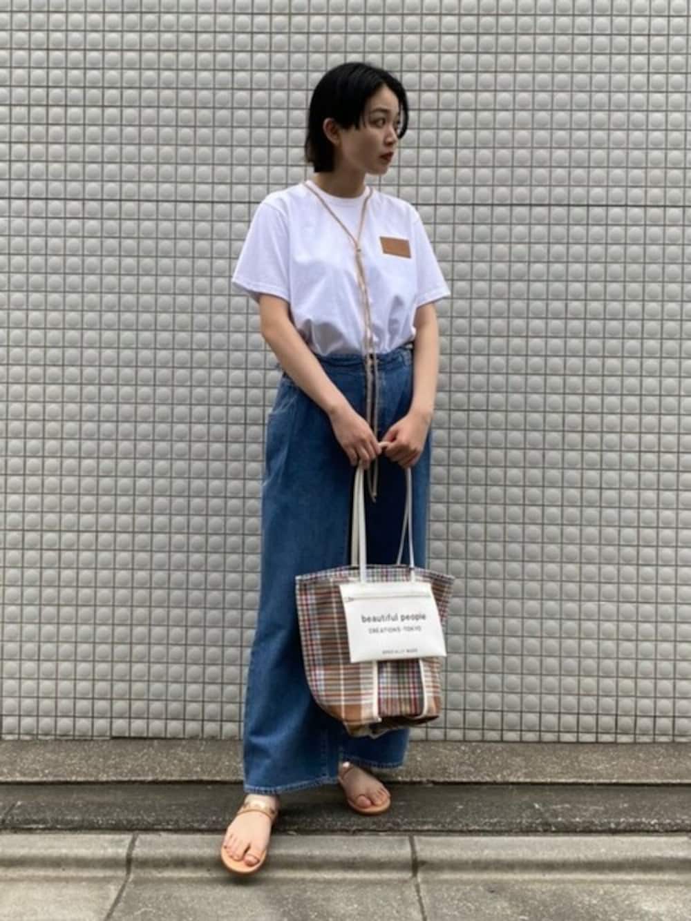 「サンダル、夏コーデ、カジュアルコーデ、おでかけコーデ、夏フェス、サンダルコーデ」｜「ANCIENT GREEK SANDALSのKyma KYMA（サンダル、ブラック系）」を使った、藤代さくらさん（レディース・173cm）の春コーディネートの1枚目の写真