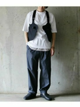 「ベスト×Tシャツ」｜「アイテム（スリッポン）」を使った、ROLさん（メンズ・175cm）の春コーディネート