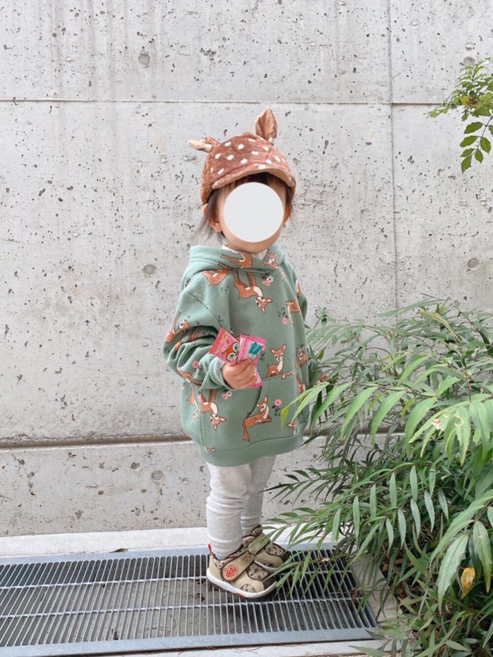 「女の子、女の子コーデ、kids、kidsfashion、H&M」｜「H&Mのアイテム（パーカー、その他）」を使った、☕️さん（キッズ・80cm）の冬コーディネートの1枚目の写真