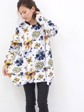 「peace shopのオリジナル花柄プリントイレヘムプルオーバー（Tシャツ/カットソー、ホワイト系）」を使った、lycopenetomato3さん（レディース・165cm）の冬コーディネート