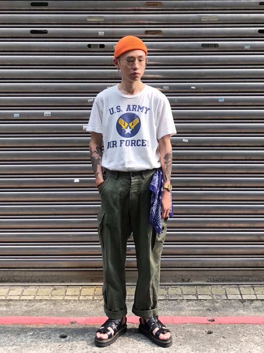 「古着、army、vintage、CASIO、Dr.Martens、bandana」｜「VINTAGEのアイテム（パンツ、グリーン系）」を使った、發米さん（メンズ・173cm）の夏コーディネートの1枚目の写真