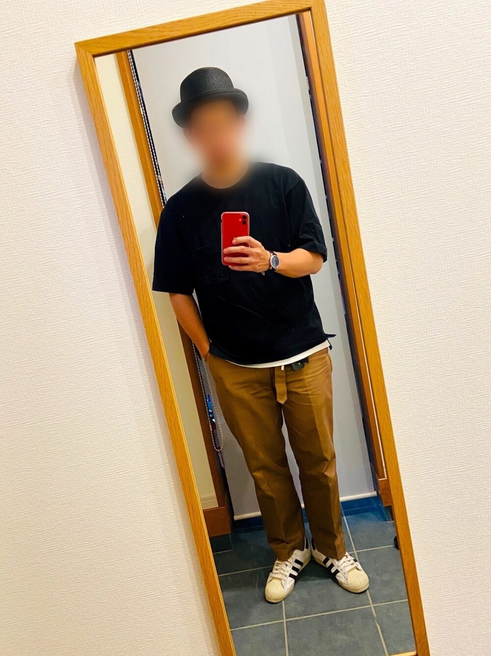 「お洒落さんとつながりたい、シンプル、ビックシルエット、カジュアルコーデ、UNIQLO」｜「UNIQLOのオーバーサイズクルーネックT（半袖）（Tシャツ/カットソー、ブラック系）」を使った、ラスティーさん（メンズ・178cm）の夏コーディネートの1枚目の写真