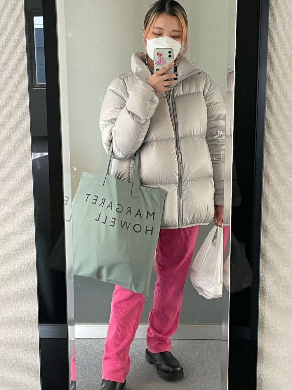 「ootd、マーガレット・ハウエル(MARGARET HOWELL)、ユニクロ」｜「MARGARET HOWELLのアイテム（トートバッグ、グリーン系）」を使った、이さん（レディース・155cm）の冬コーディネートの1枚目の写真