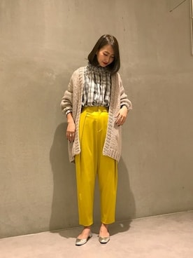 「アイテム（パンツ、イエロー系）」を使った、本社 プレスさん（レディース・163cm）の冬コーディネート
