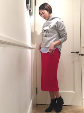 「アイテム（レッド系）」を使った、本社 プレスさん（レディース・168cm）の冬コーディネート