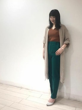 「アイテム（トップス、ベージュ系）」を使った、本社 プレスさん（レディース・162cm）の春コーディネート