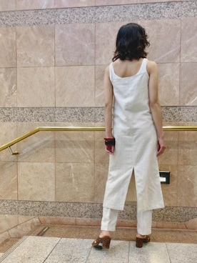 「アイテム（バングル/リストバンド）」を使った、本社 プレスさん（レディース・171cm）の夏コーディネート