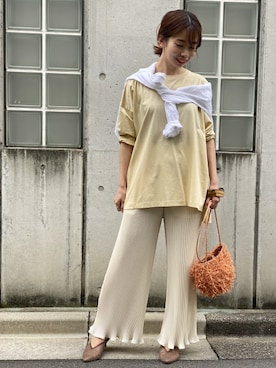 「アイテム（バングル/リストバンド）」を使った、本社 プレスさん（レディース・171cm）の春コーディネート