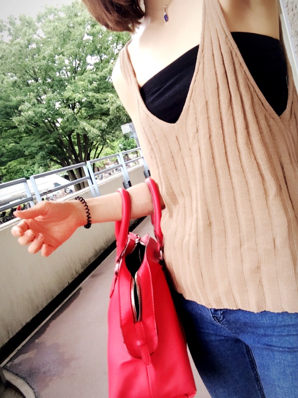 「休日スタイル」｜「coca（coca）のアイテム（ニット/セーター、ベージュ系）」を使った、my2nさん（レディース・165cm）の夏コーディネートの1枚目の写真