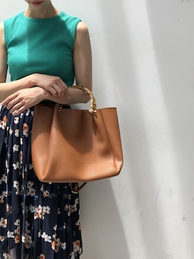 「summer」｜「アイテム（トートバッグ）」を使った、nano・universe 鳴海有加さん（レディース・164cm）の春コーディネート