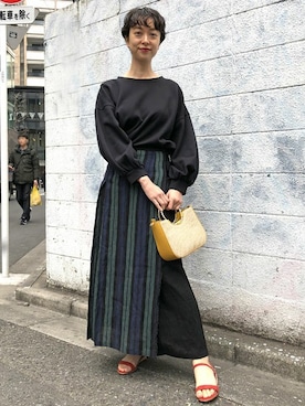 「キルトスカート」｜「アイテム（スウェット）」を使った、nano・universe 鳴海有加さん（レディース・164cm）の冬コーディネート