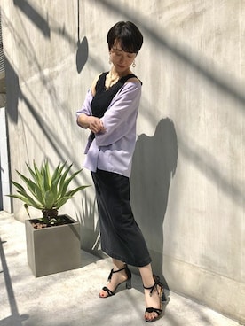 「CHEMBUR（チェンバー）のCHEMBUR/TWO-ST ANCLE 70（サンダル）」を使った、nano・universe 鳴海有加さん（レディース・164cm）の春コーディネート