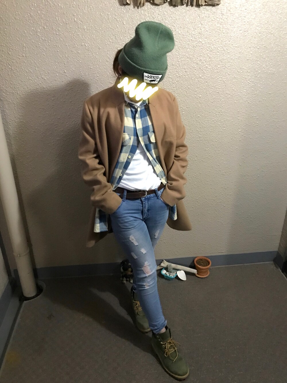 「カジュアルコーデ、ストリートMIX、ボーイッシュコーデ、#ブルー、グリーン系、ベージュ、ビックシルエット」｜「ZARA BASICのアイテム（ノーカラージャケット、ベージュ系）」を使った、zawAさん（レディース・155cm）の冬コーディネートの1枚目の写真