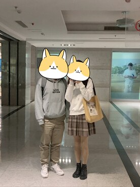 「CDG（シーディージー）のアイテム（パーカー、ホワイト系）」を使った、来自喵星的橙子さん（レディース）の秋コーディネート