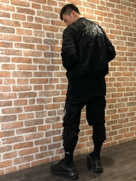 「やっぱりストリートが好き」｜「アイテム（MA-1）」を使った、Kazuki Yanaiさん（メンズ・182cm）の秋コーディネート