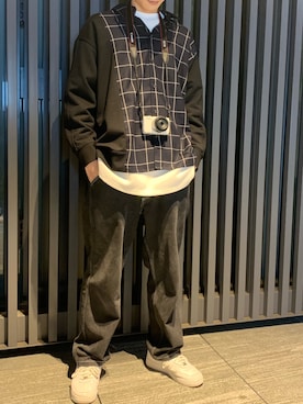 「DANKE SCHON（ダンケシェーン）のアイテム（スウェット）」を使った、Kazuki Yanaiさん（メンズ・182cm）の冬コーディネート
