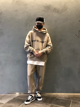 「WHITELAND（ホワイトランド）のWHITELAND/ホワイトランド/プリントパーカー（パーカー）」を使った、Kazuki Yanaiさん（メンズ・182cm）の冬コーディネート