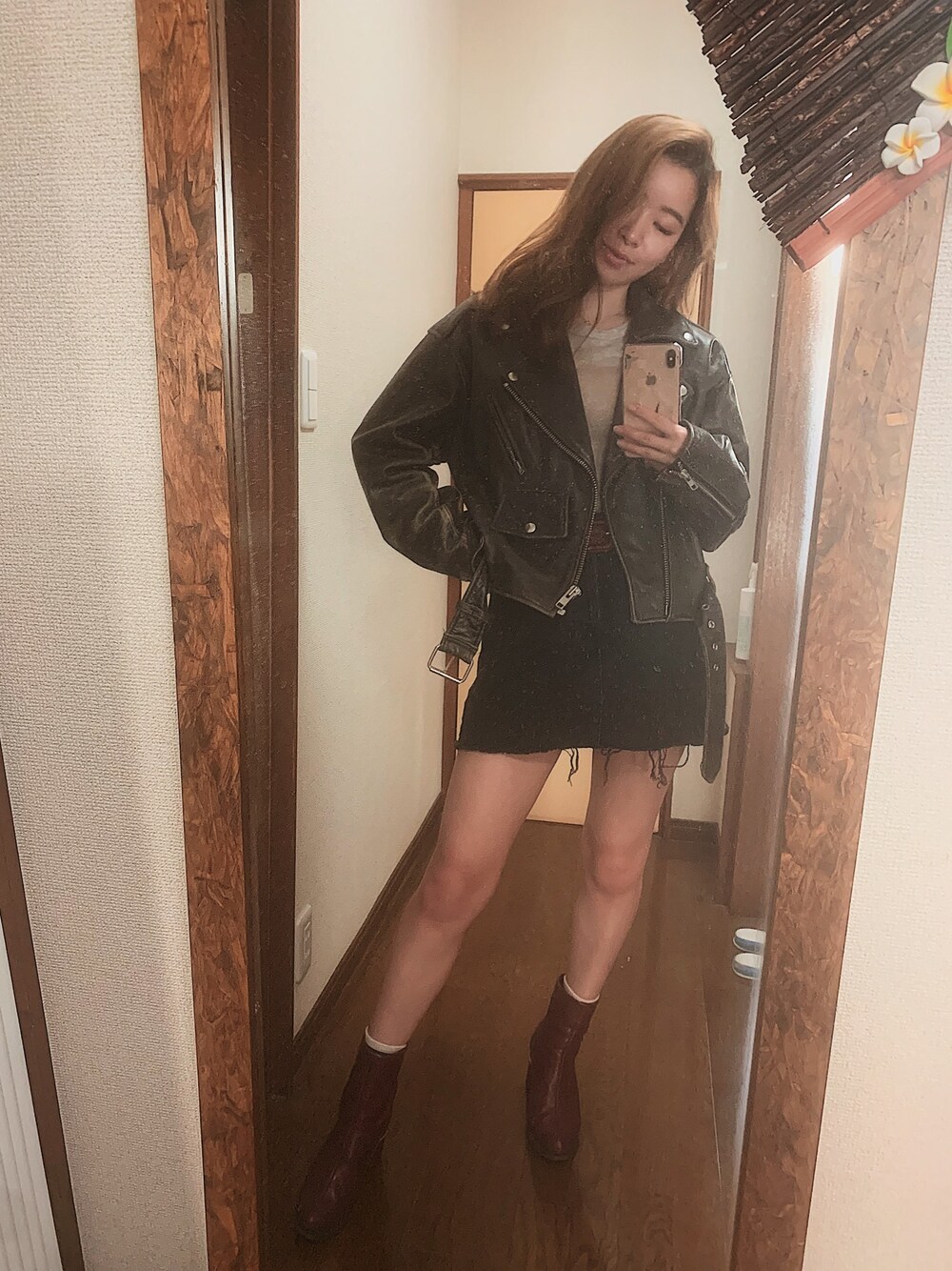 「MOUSSYのアイテム（スカジャン、ブラック系）」を使った、さ　く　らさん（レディース・158cm）の秋コーディネートの1枚目の写真