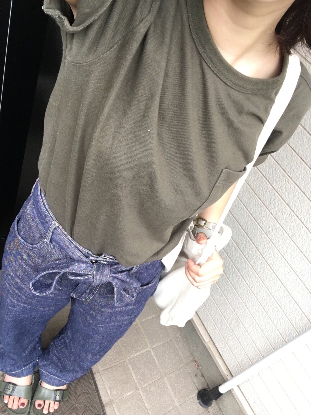 「無印良品のアイテム（Tシャツ/カットソー、グリーン系）」を使った、___chairoさん（レディース・155cm）の夏コーディネートの1枚目の写真