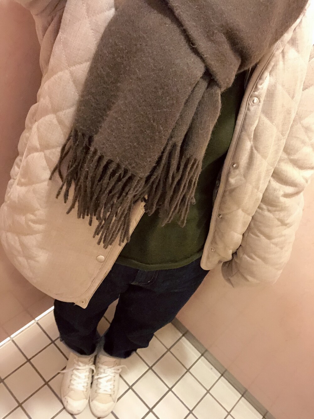 「UNIQLOのアイテム（その他アウター、ベージュ系）」を使った、___chairoさん（レディース・155cm）の冬コーディネートの1枚目の写真