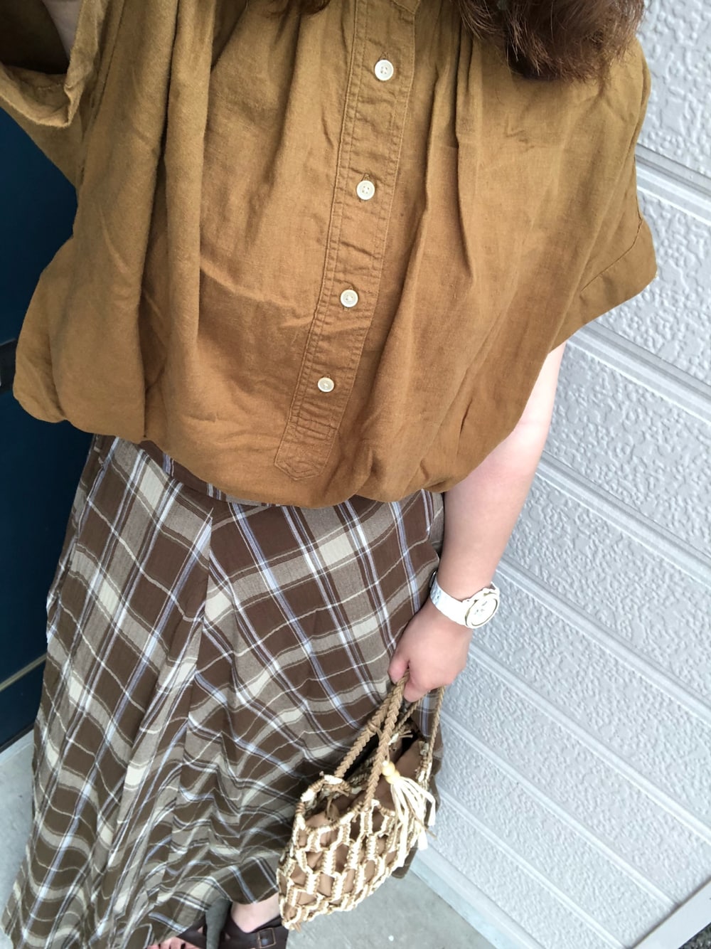 「UNIQLOのリネンブレンドブラウス（半袖）（シャツ/ブラウス、ブラウン系）」を使った、___chairoさん（レディース・155cm）の夏コーディネートの1枚目の写真