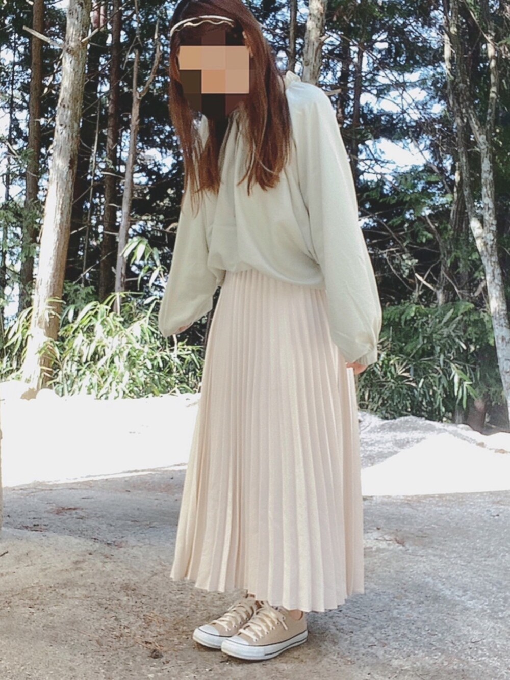 「シンプル、ミントグリーン、ベージュ、プチプラコーデ、ガーリー、スニーカー、スカート、カチューシャ、ootd、ゆるコーデ」｜「titivateのﾌﾟﾘｰﾂﾛﾝｸﾞｽｶｰﾄ（スカート、ベージュ系）」を使った、coco,nico*さん（レディース・157cm）の春コーディネートの1枚目の写真