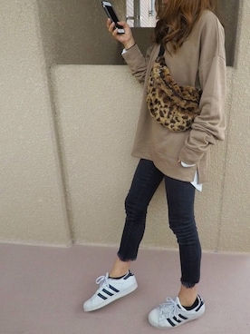 「アイテム（ボディバッグ/ウエストポーチ）」を使った、やーみんさん（レディース・165cm）の秋コーディネート