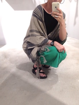 「So 1:1（ソウワンバイワン）のアイテム（ポンチョ）」を使った、yさん（レディース・159cm）の春コーディネート