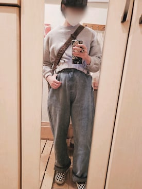 「ショート丈トップス」｜「アイテム（スリッポン）」を使った、メガネカンパニーさん（レディース・165cm）の冬コーディネート