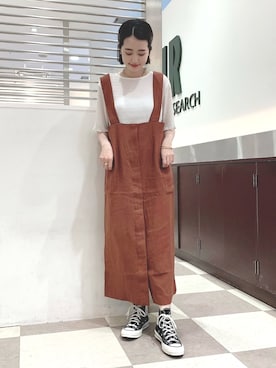 「ITEMS URBANRESEARCH（アイテムズ アーバンリサーチ）のアイテム（ジャンパースカート）」を使った、tsuyuさん（レディース・161cm）の春コーディネート