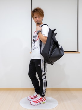 「黒リュック」｜「アイテム（アナログ腕時計）」を使った、カトウトモタカさん（メンズ・164cm）の夏コーディネート