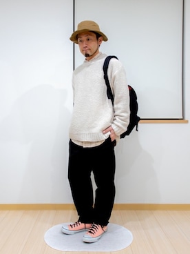 「白ニット、黒リュック」｜「アイテム（帽子）」を使った、カトウトモタカさん（メンズ・164cm）の冬コーディネート