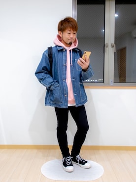 「アイテム（腕時計、ブルー系）」を使った、カトウトモタカさん（メンズ・164cm）の冬コーディネート
